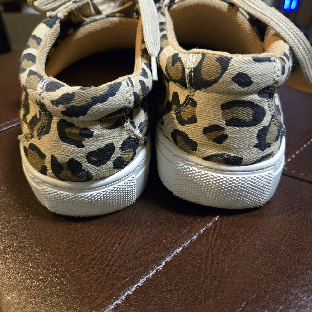 Leopard Print Canvas Sneakers - Neutral Tones - Picture 4 of 5